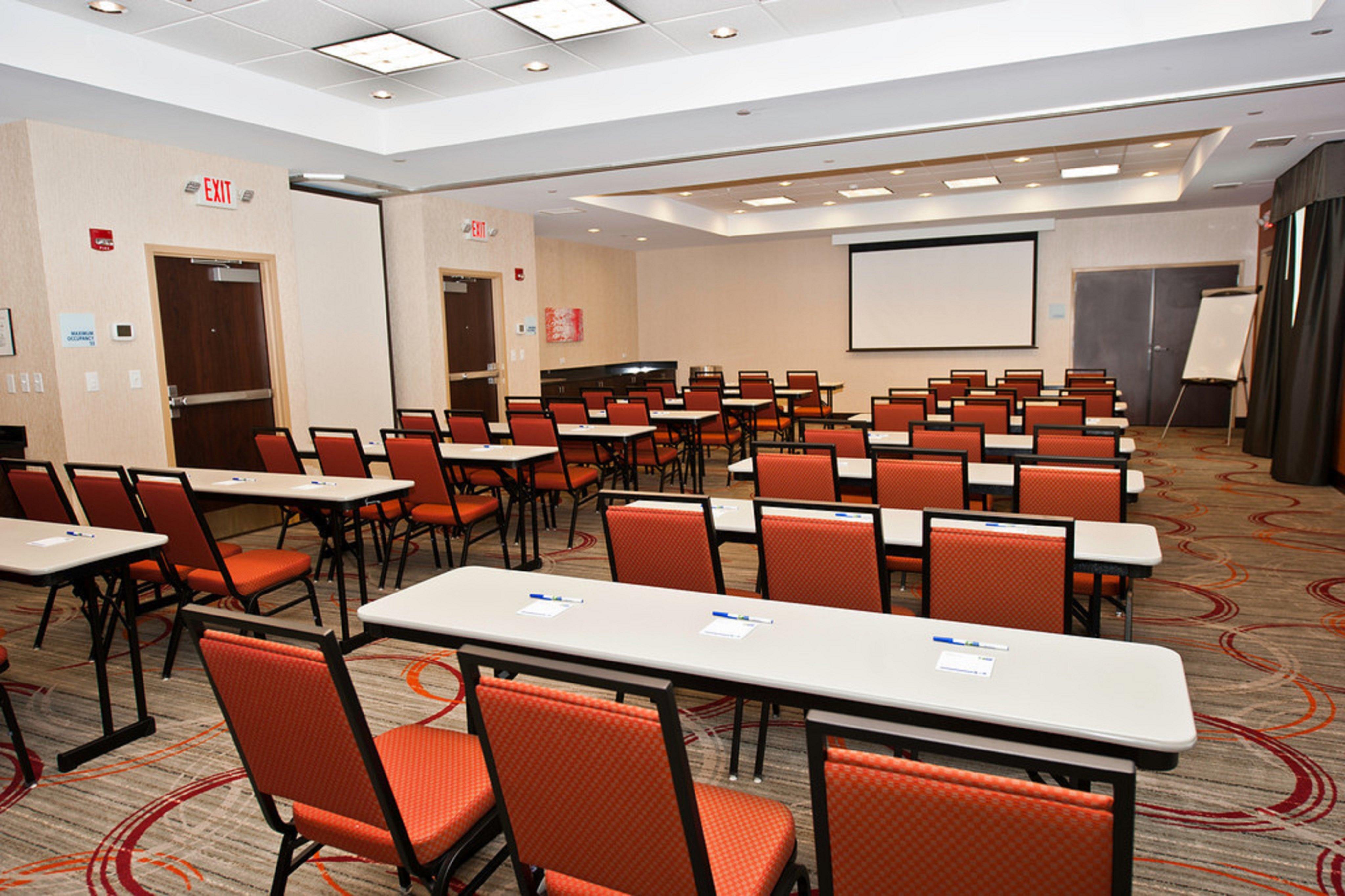 Holiday Inn Express & Suites Columbus - Easton Area By Ihg Gahanna Negócio foto
